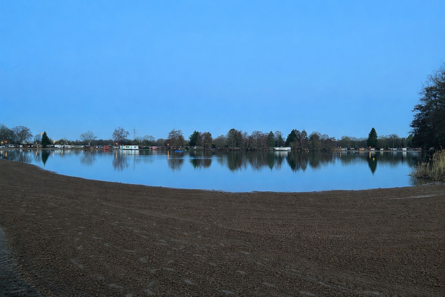 Liegewiese am See
